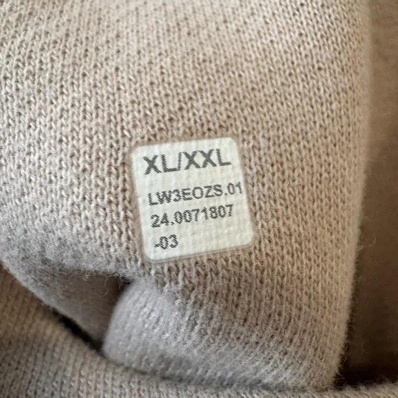 Auth.✅ Women’s Lululemon Full Zip Scuba in “Mojave Tan” Size XL/XXL🤍 - Picture 7 of 11